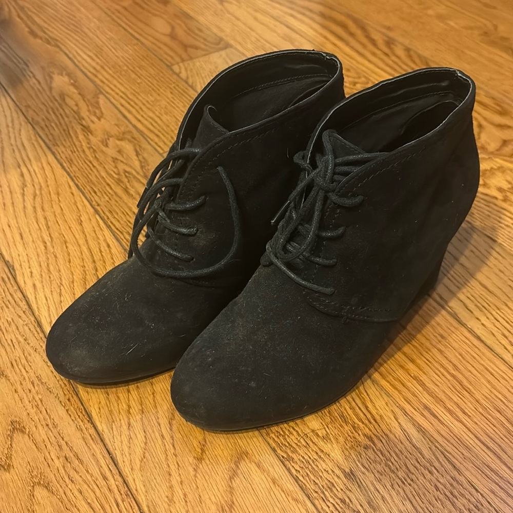 Arizona Jean Co Suede Booties